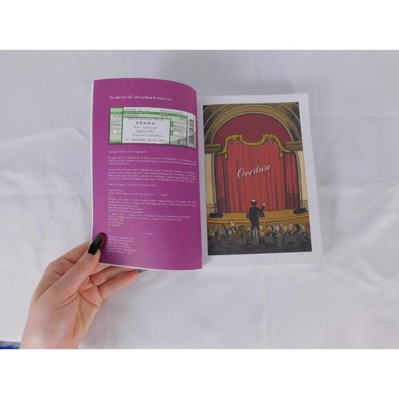 Drama Raina Telgemeier Graphic Novel Middle Grade Teen Softcover Scholastic Book - Picture 5 of 5